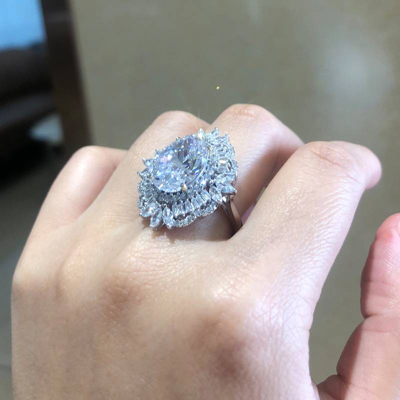 豪华款小T方钻围镶蛋形Women's RingS925银镀白金定制选款主石Moissanite8.0ct/副石高碳钻